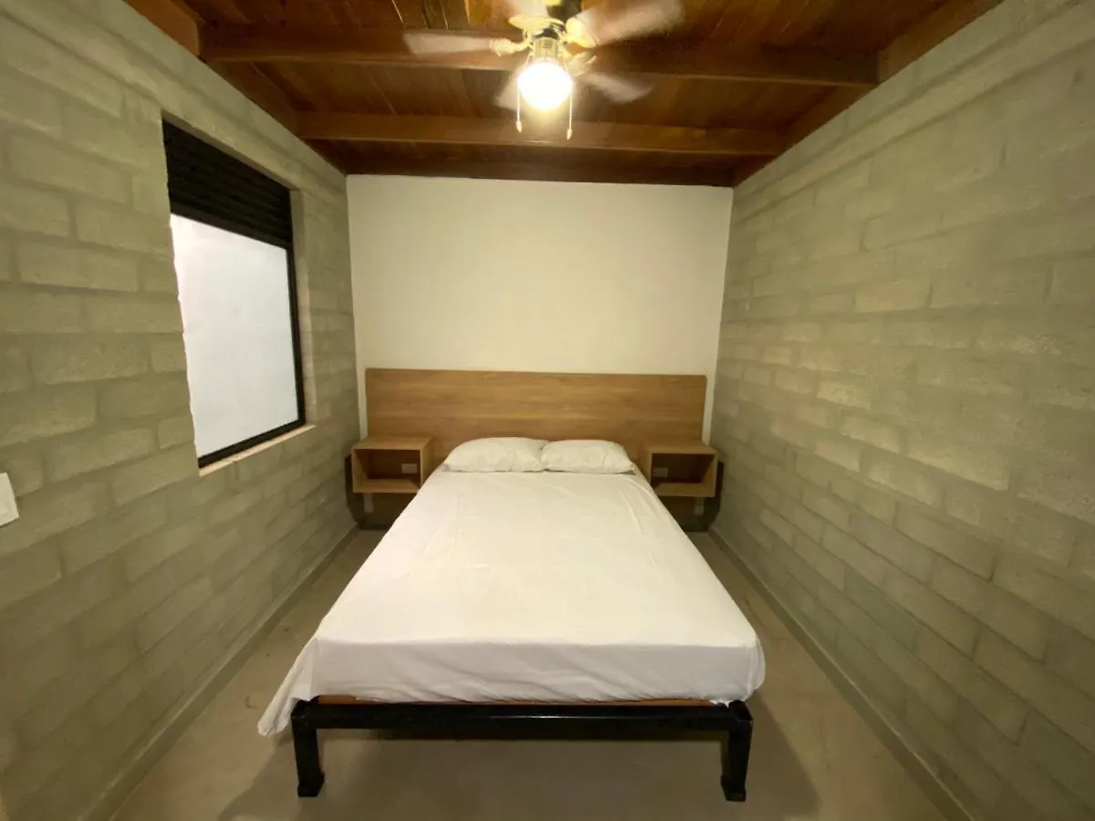 Alquiler De Habitacion En Barrio San Diego contacts